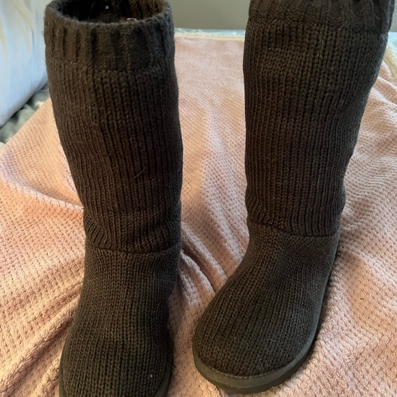 UGG brown sweater style - Picture 7 of 8